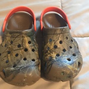 Boys camo crocs